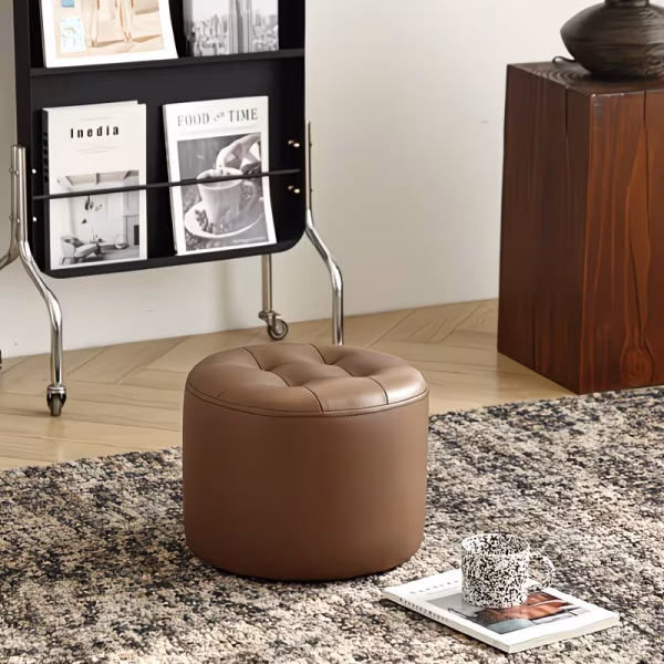 f9d33a27-e201-457e-8c03-c385294fb247 TABURE - Compact Leatherette Puff